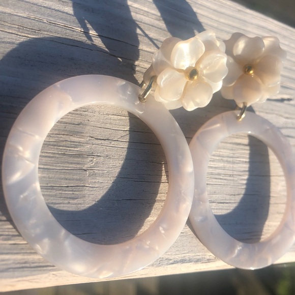 Zenzii Earrings - Picture 5 of 6